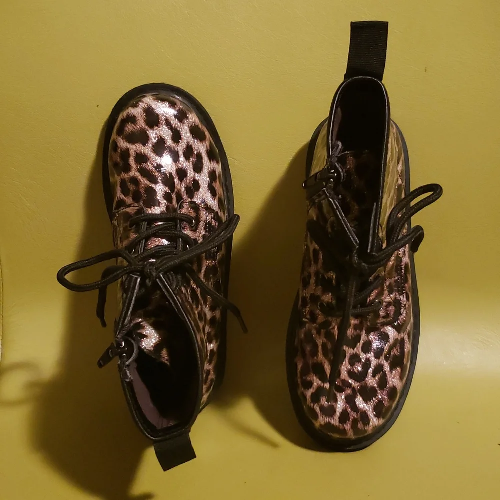 Steve Madden leopard Lace-up/Zipper Combat boots